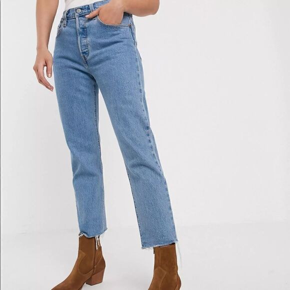 Levi’s High Rise Raw Freyed Hem Cropped Stretch Jeans 30 - Picture 1 of 10